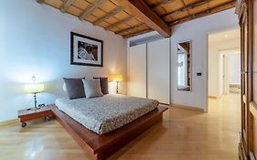 Pantheon View Apartment